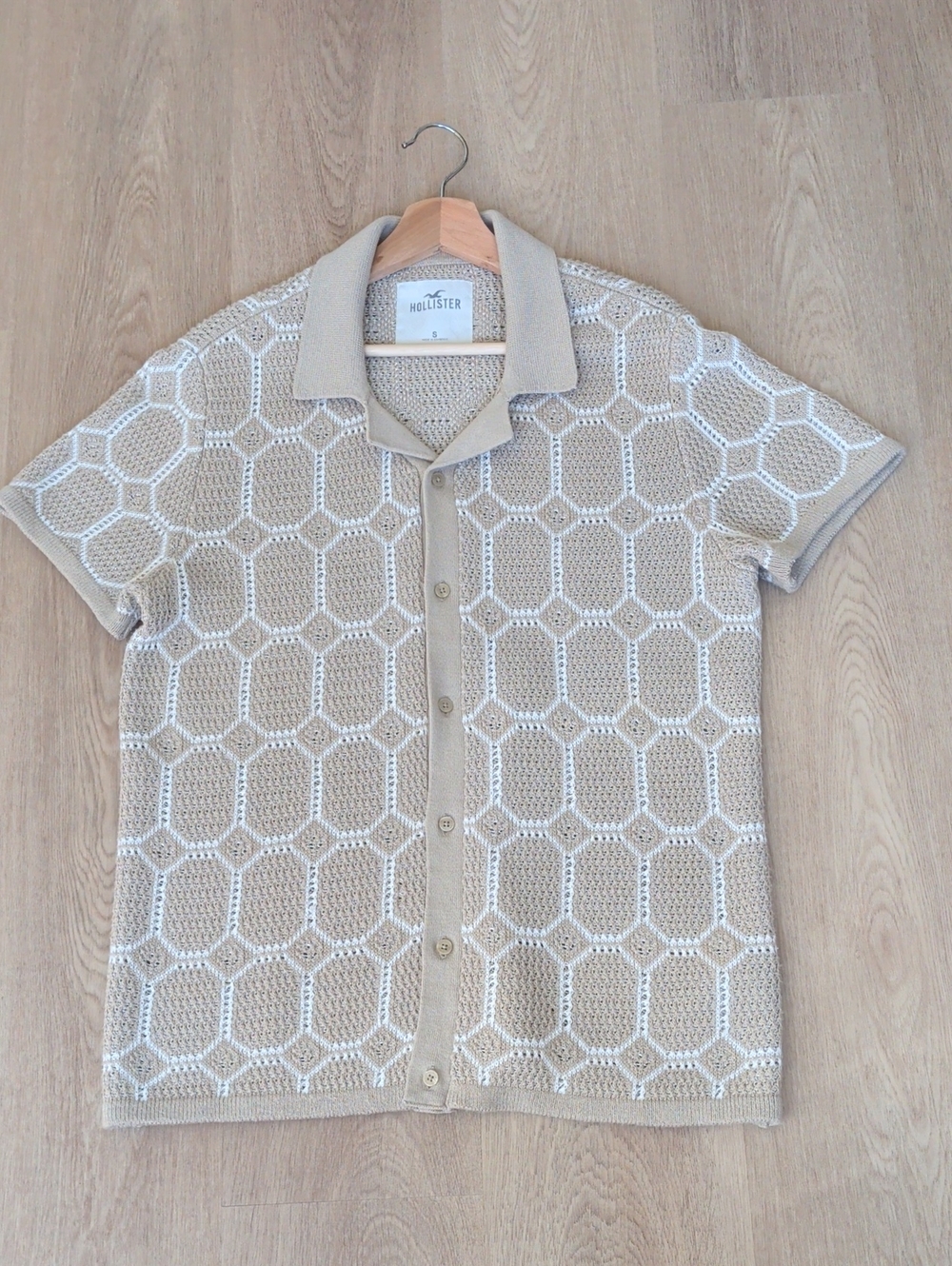 Hollister Beige and White Crochet Short-Sleeve Button Shirt